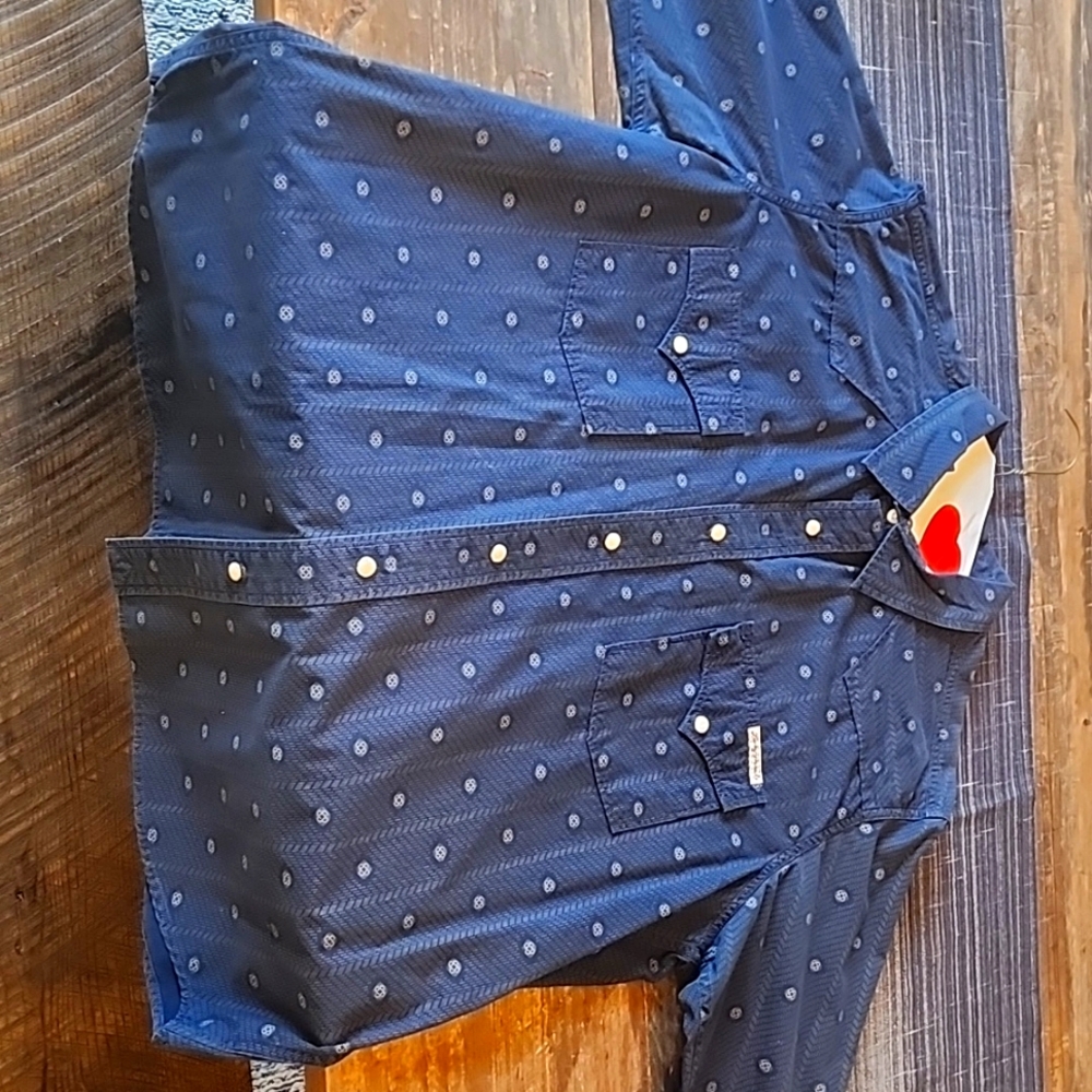 Lucky button up XL